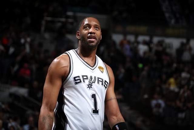 王哲林41+9上海胜天津 程帅澎18分浙江胜宁波